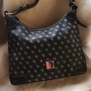 “ DOONEY & BOURKE “ HOBO STYLE BLACK PURSE
